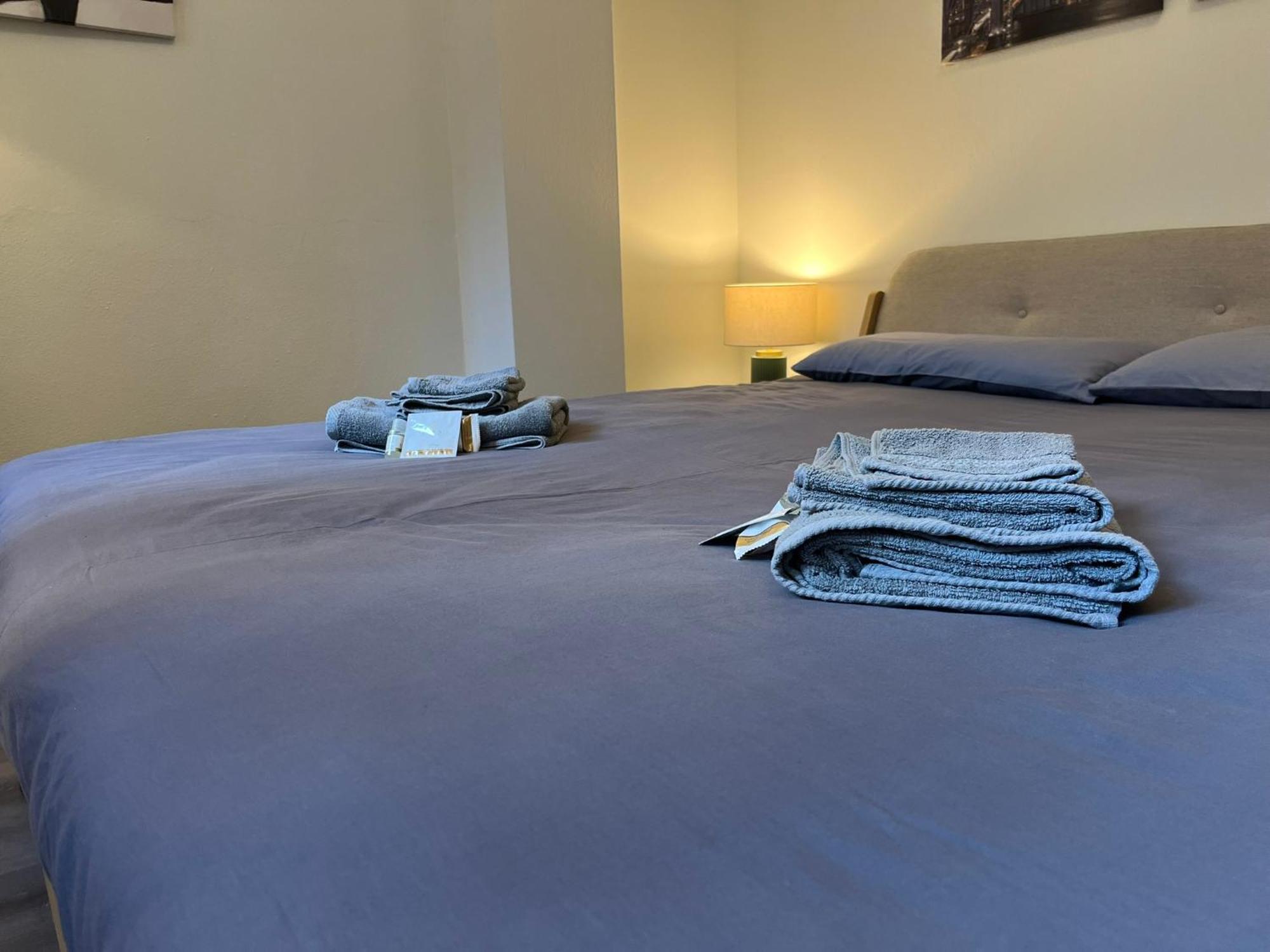 Elegante Bilocale Con Posto Auto Privato Apartment Brescia Exterior photo