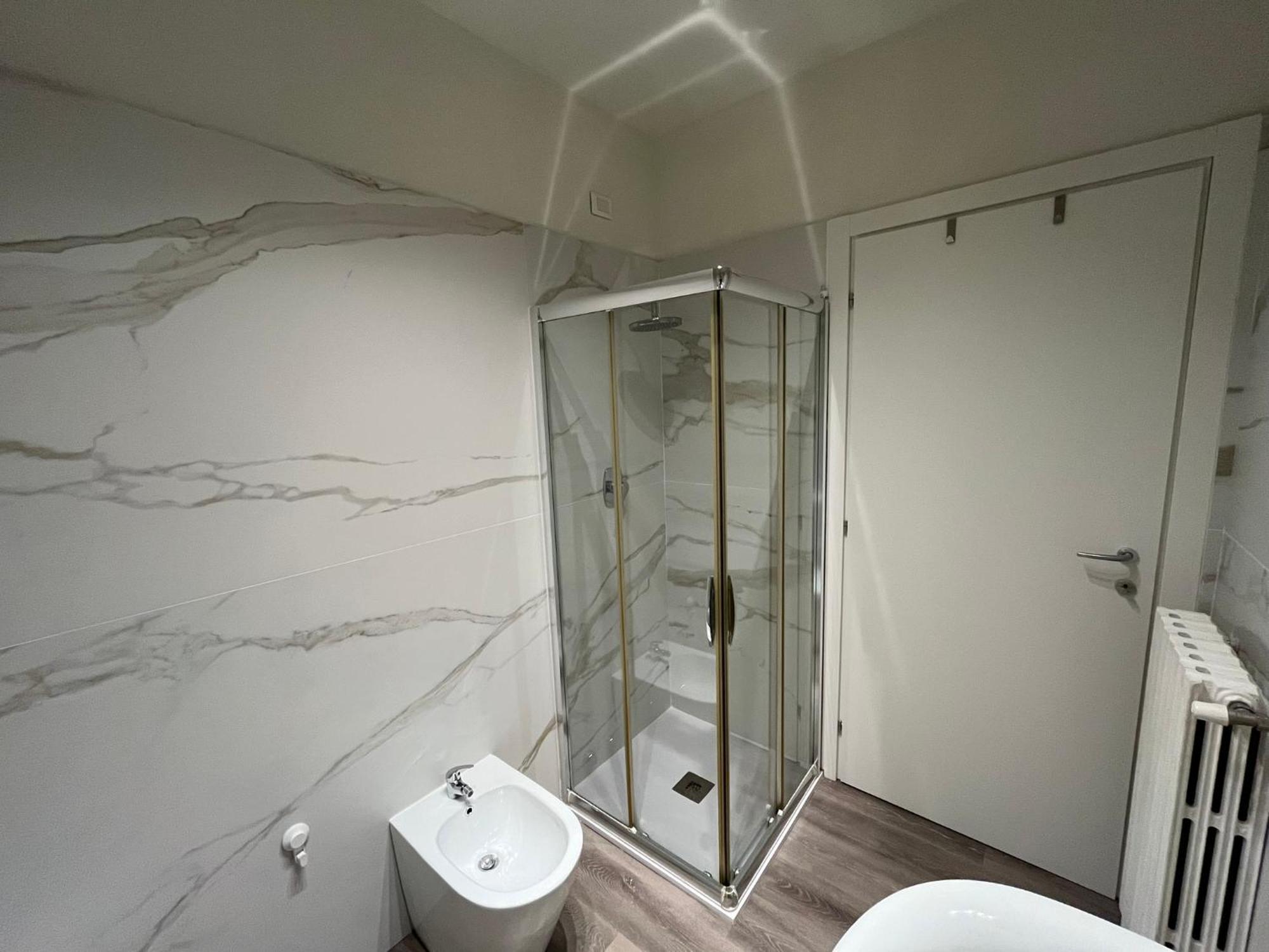 Elegante Bilocale Con Posto Auto Privato Apartment Brescia Exterior photo